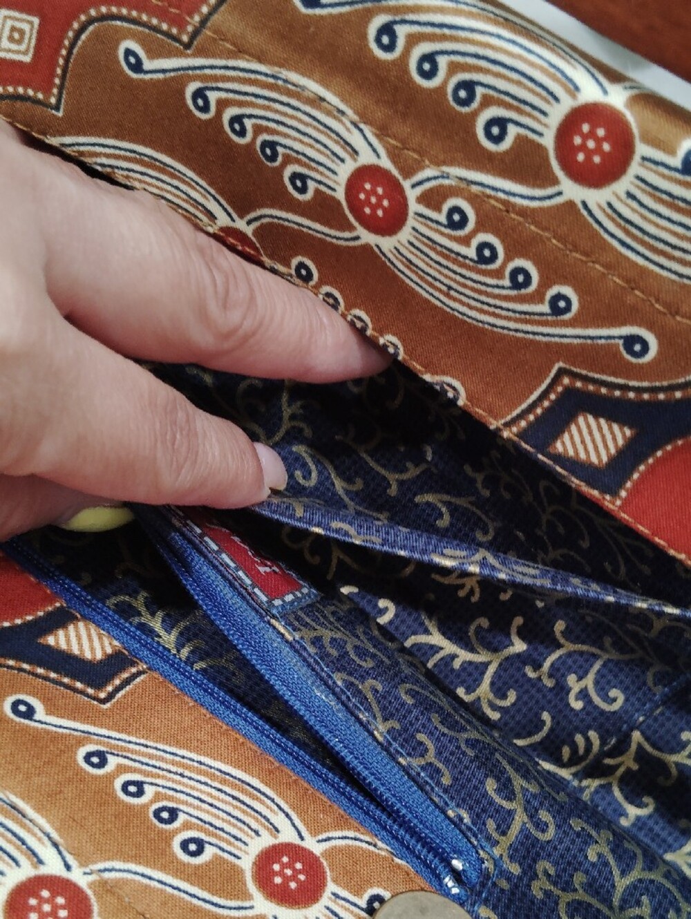 Isabella Fiore Red Navy Gold Embroidered Top-Handle Clutch - Picture 12 of 15